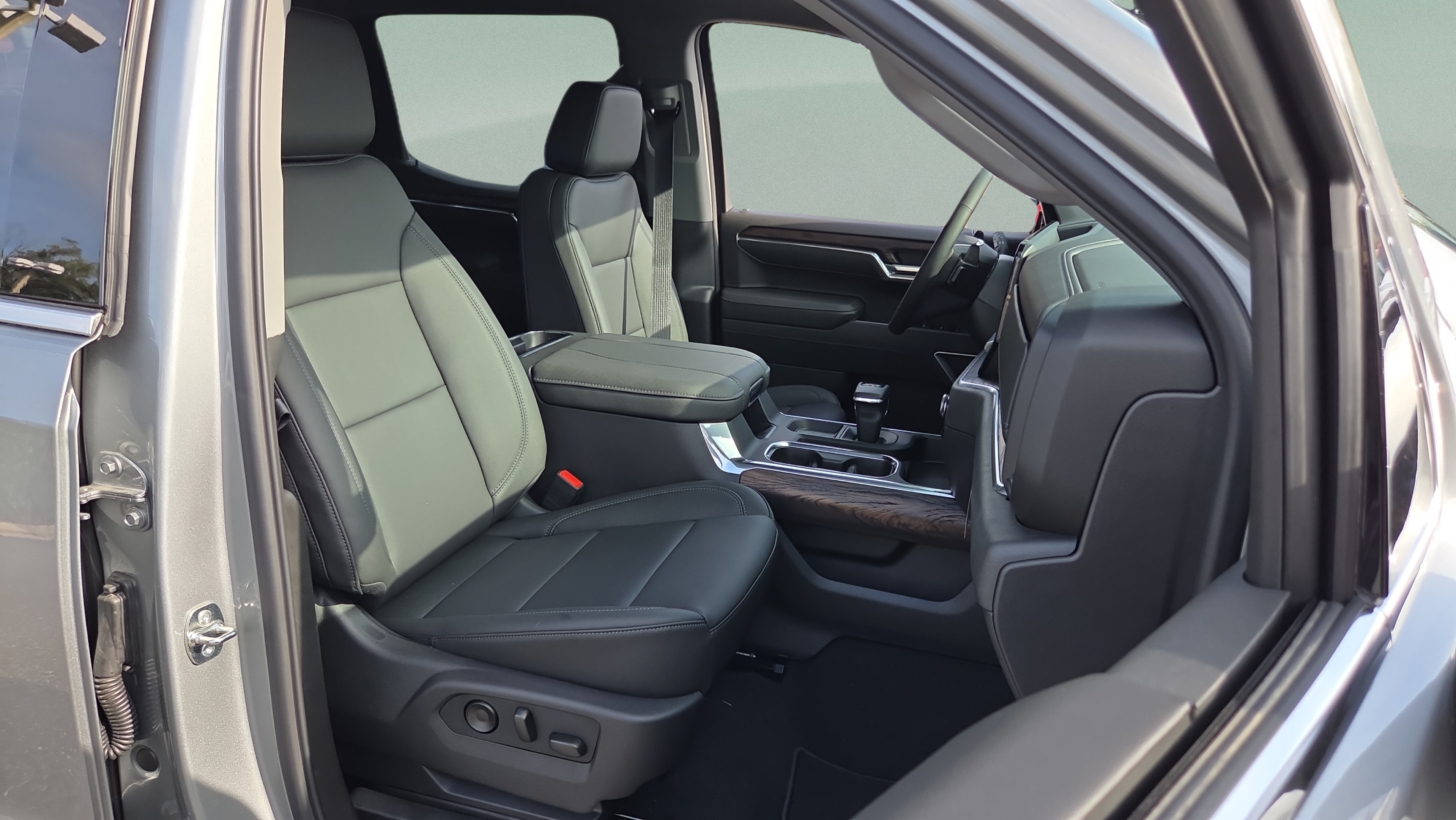 New 2026 GMC Sierra 1500 SLT w/ SLT Premium Package AWD/4WD image 15
