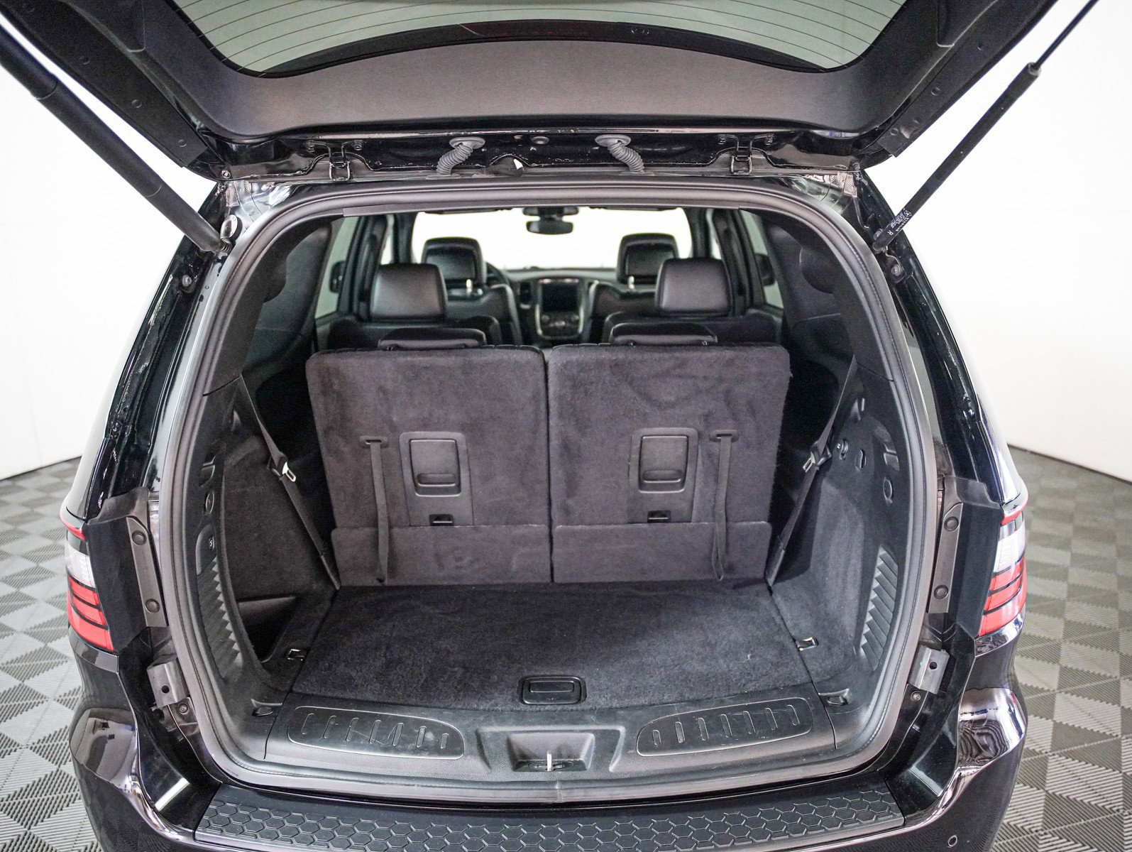 Used 2020 Dodge Durango R/T w/ Blacktop Package image 8