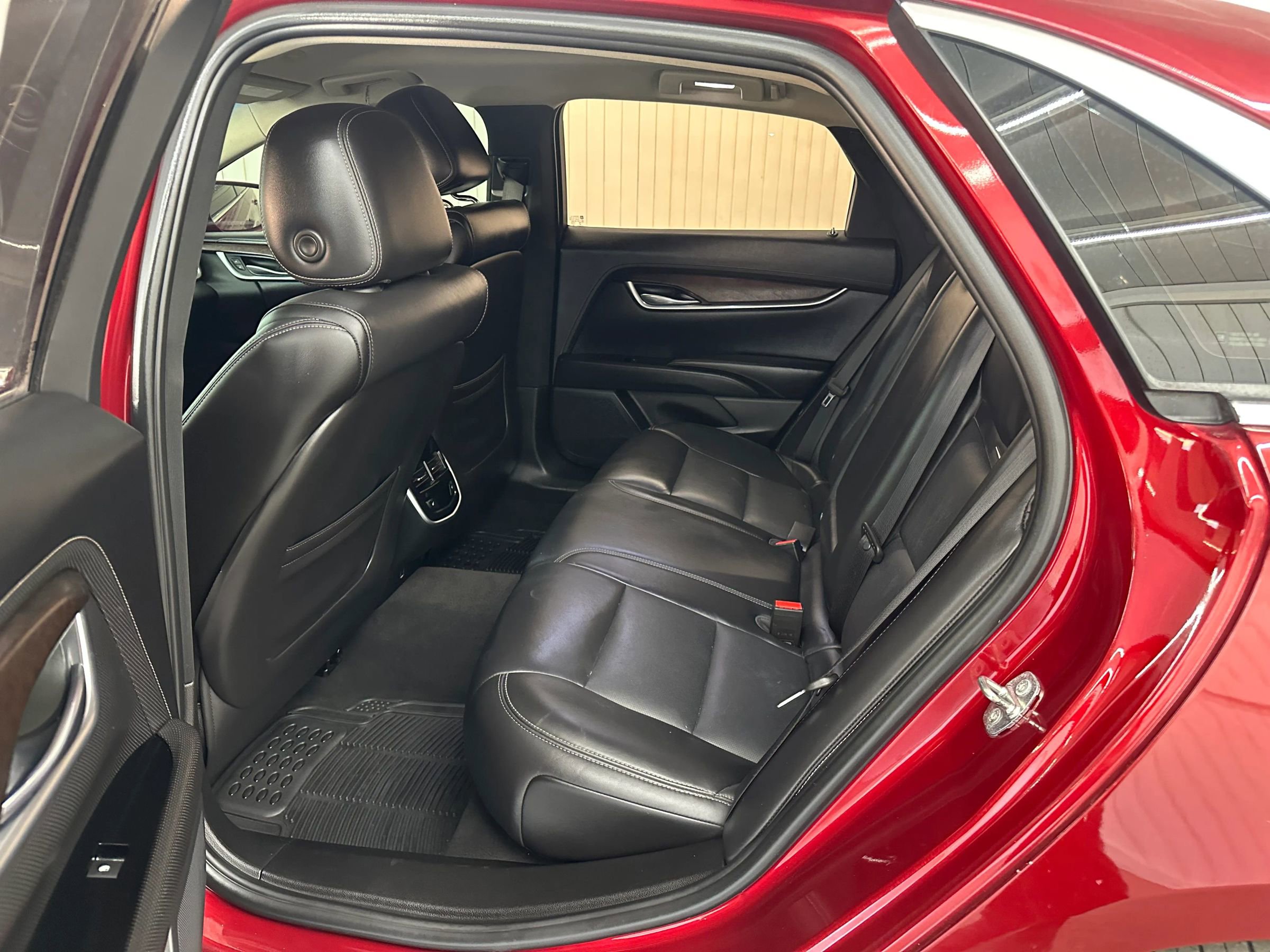 Used 2019 Cadillac XTS Luxury image 11