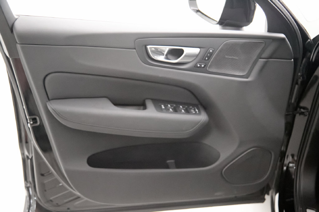Used 2026 Volvo XC60 B5 Plus AWD/4WD image 10