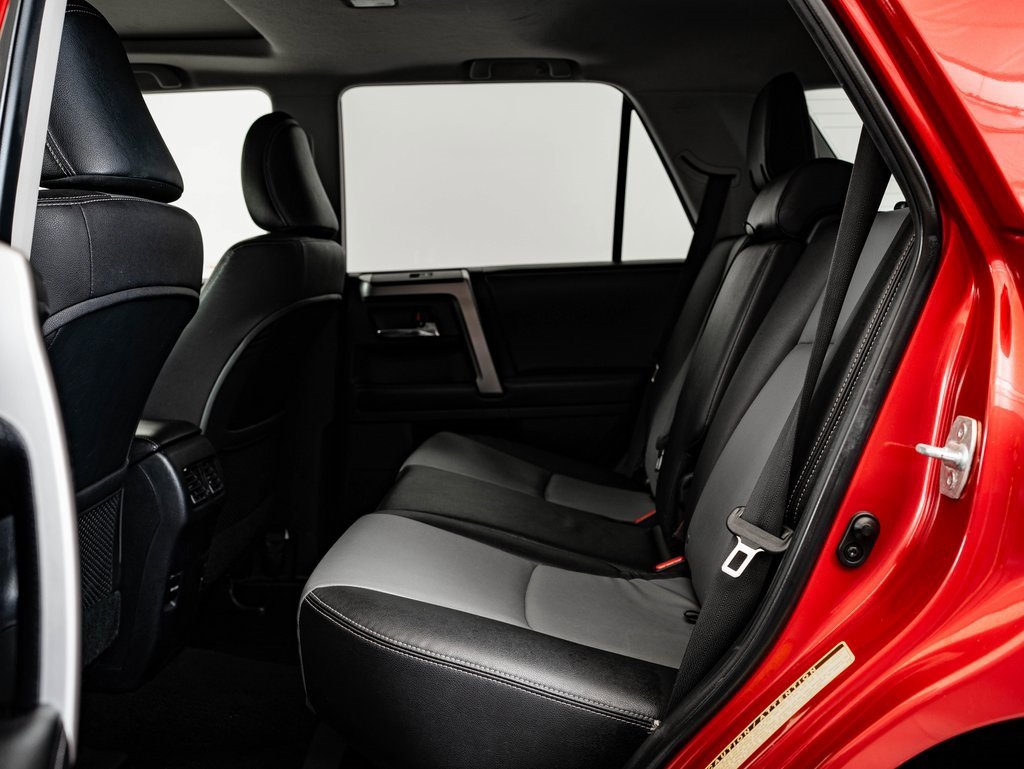 Used 2016 Toyota 4Runner SR5 image 40