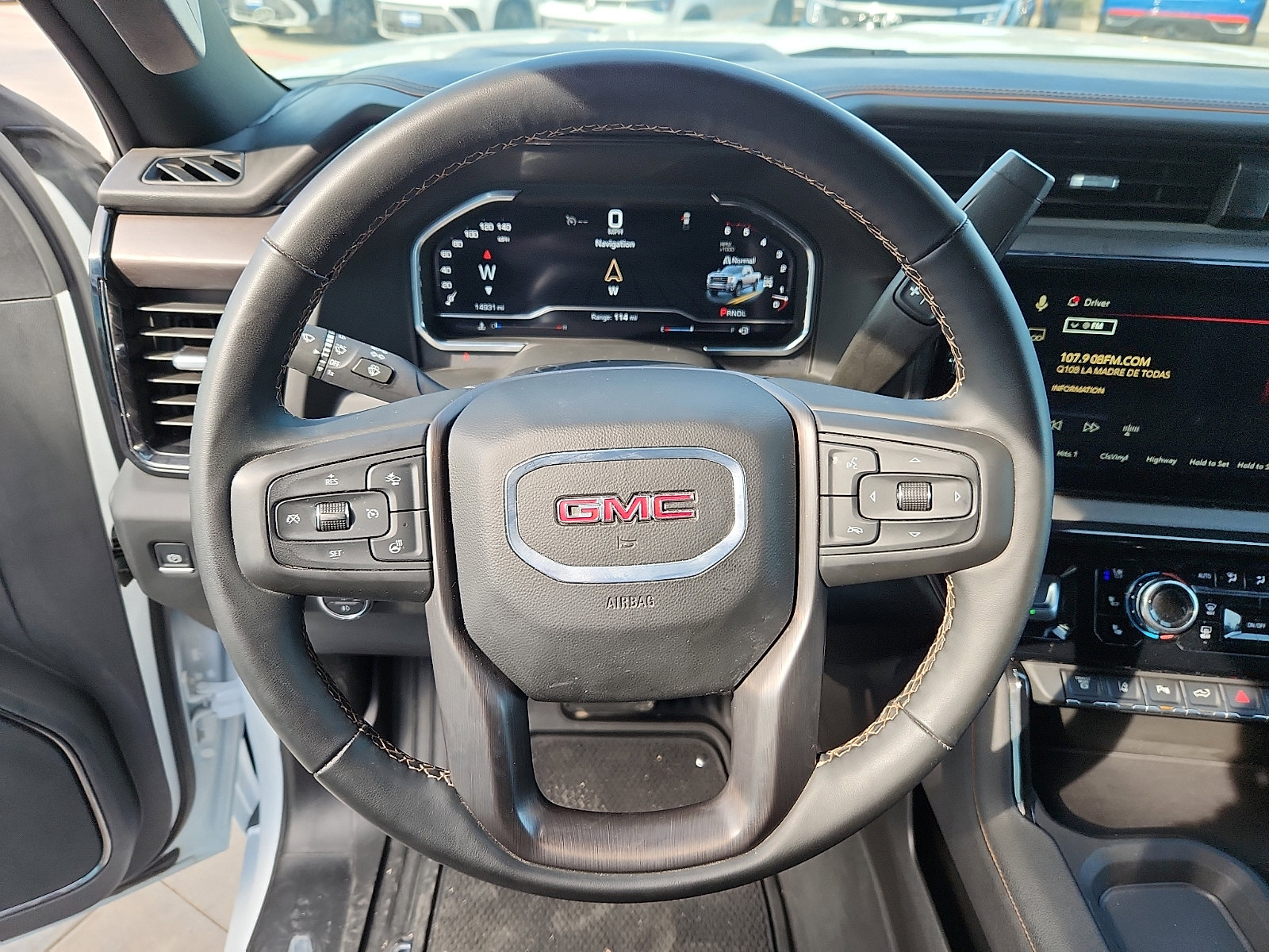 Used 2025 GMC Sierra 2500 AT4 image 16