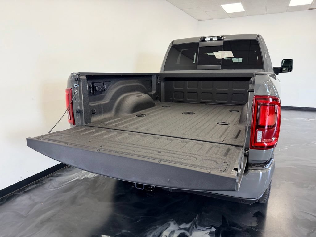 New 2026 RAM 2500 Laramie AWD/4WD image 7