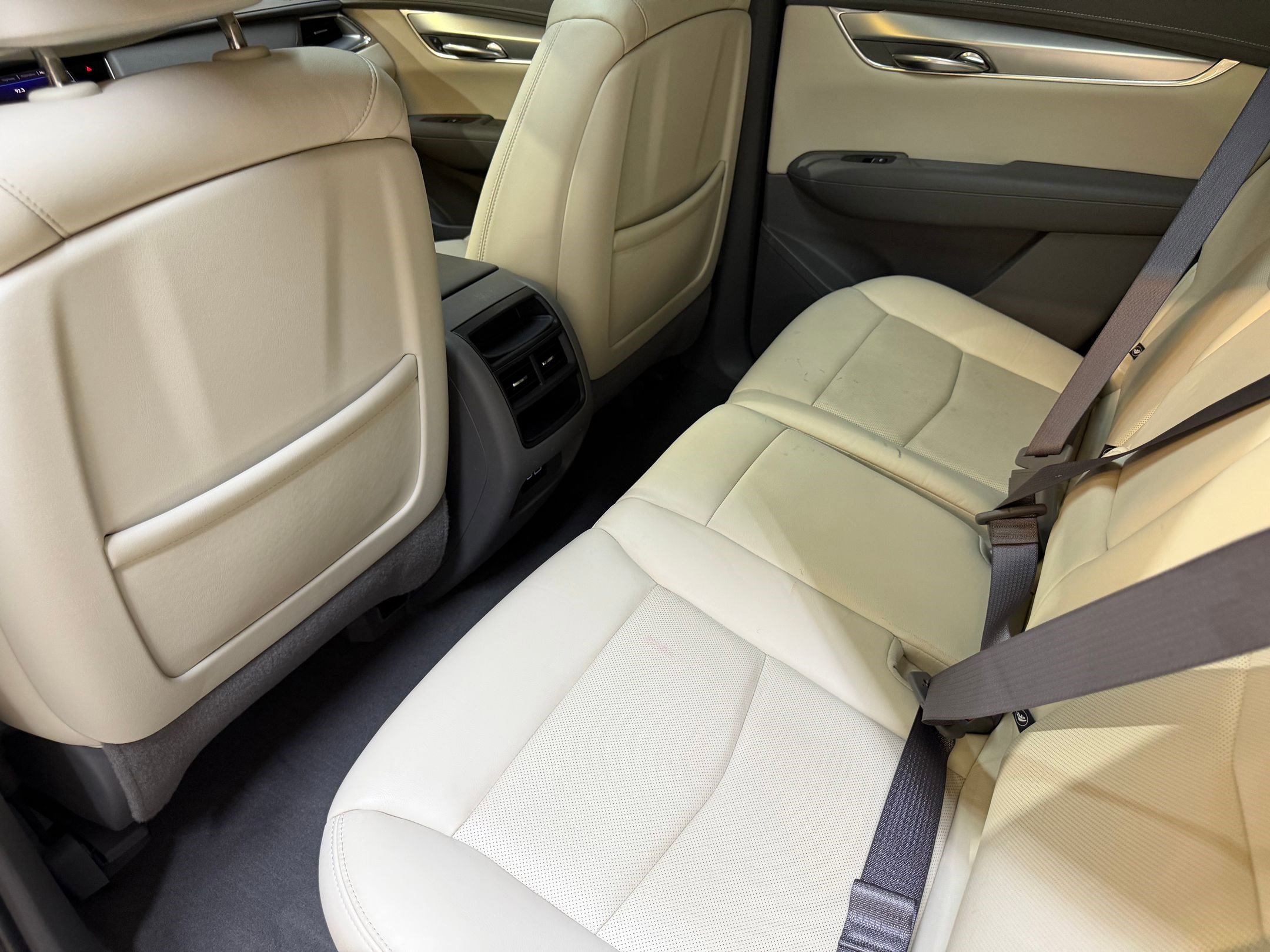 Used 2020 Cadillac XT5 Premium Luxury FWD image 41