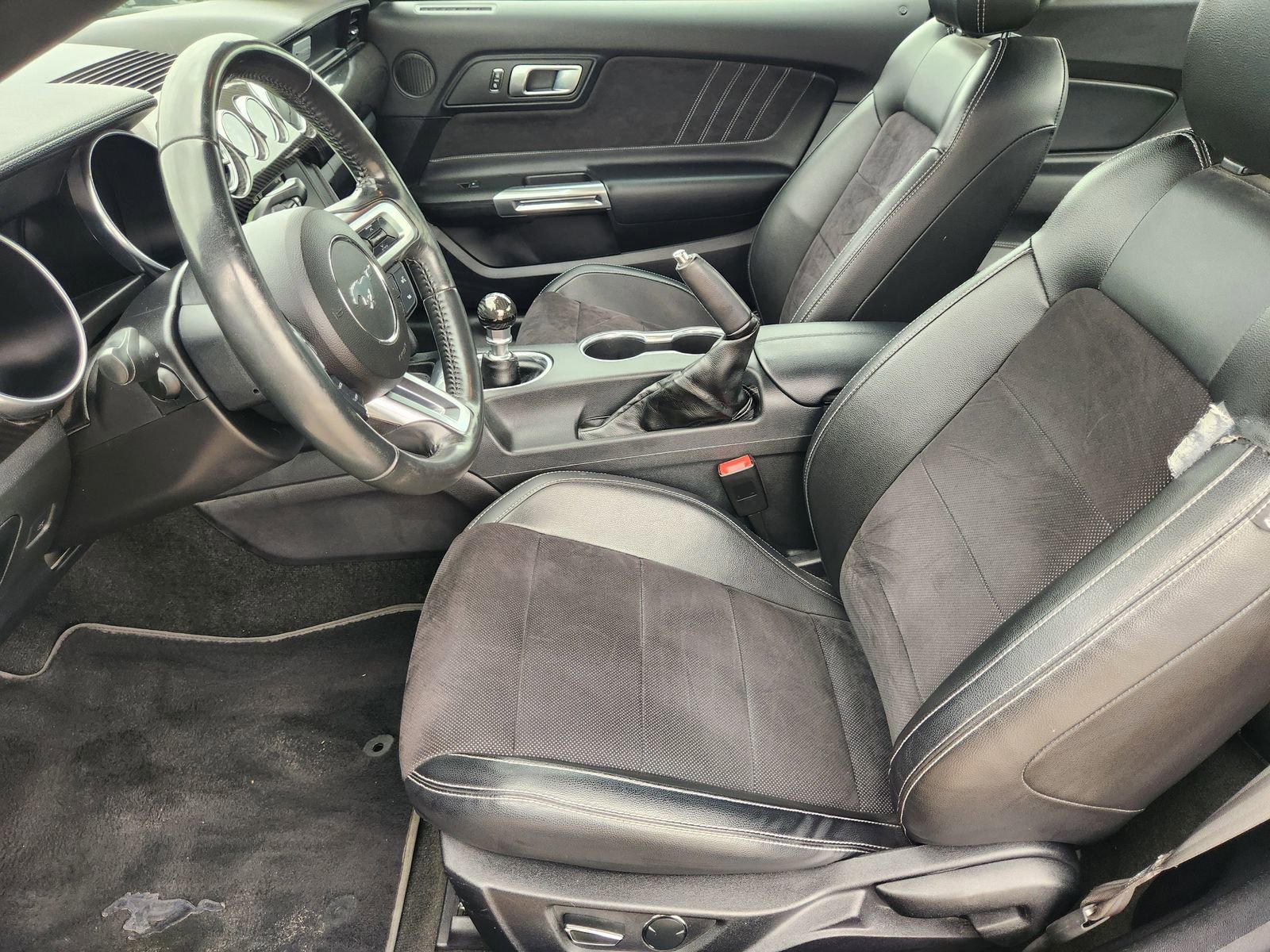 Used 2018 Ford Mustang GT Premium w/ GT Performance Package RWD image 15