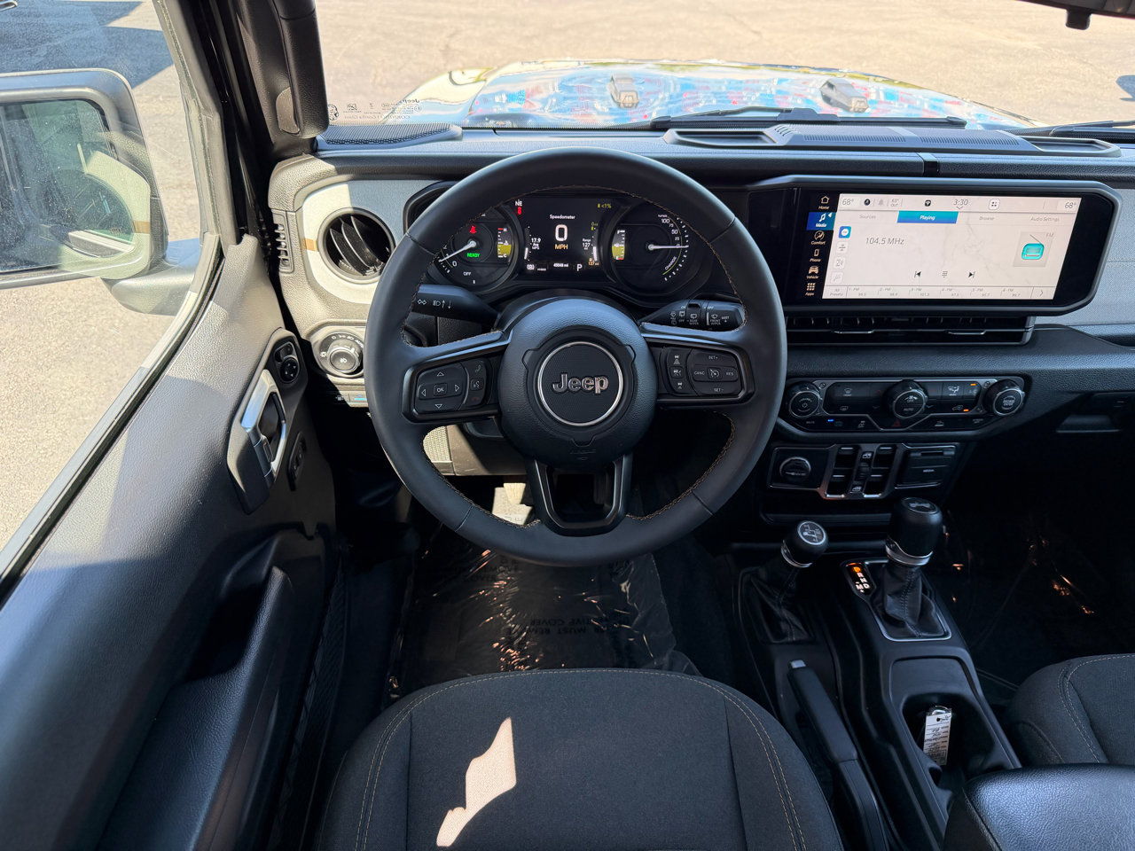 Used 2024 Jeep Wrangler Unlimited image 15