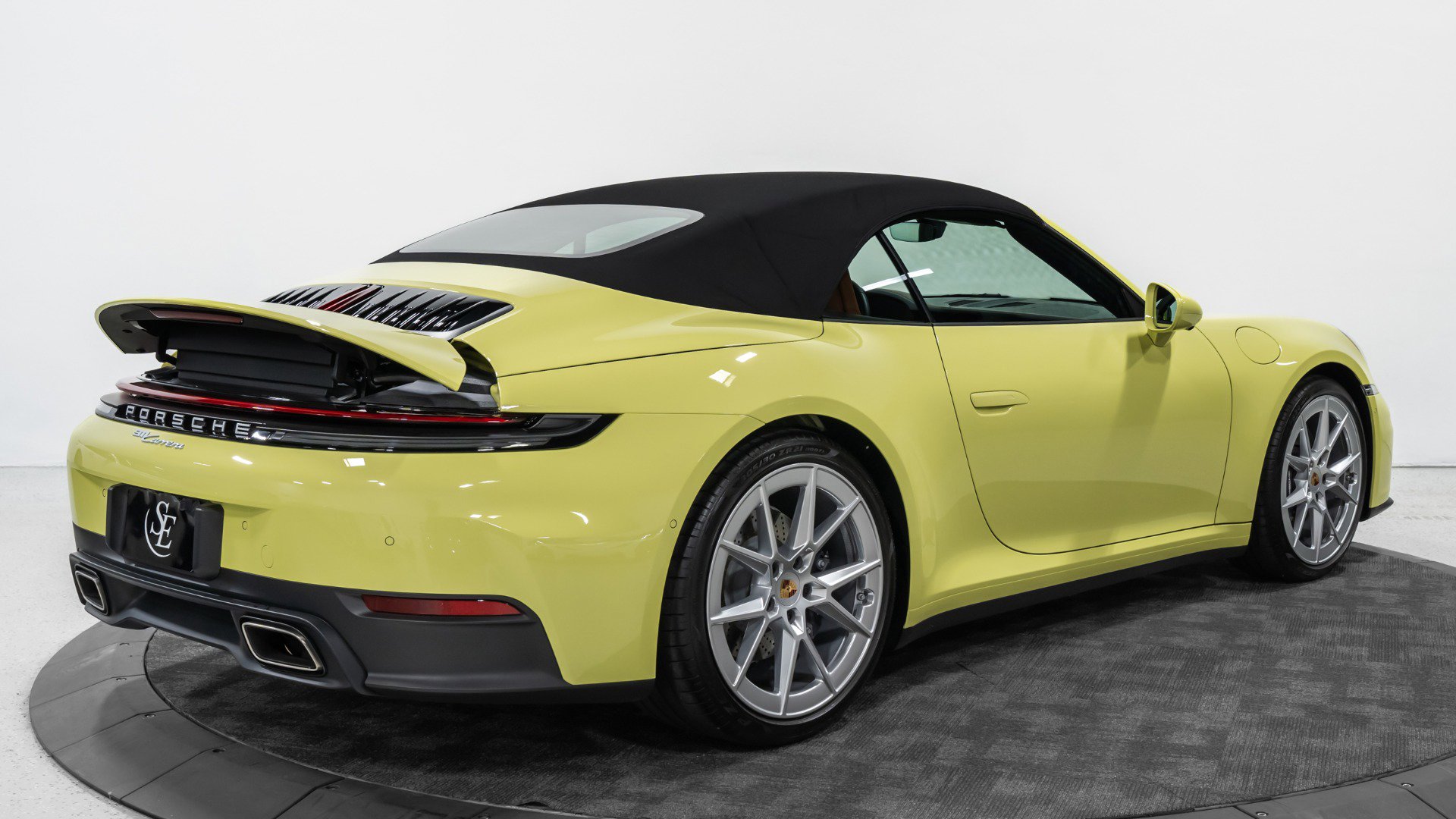 Used 2025 Porsche 911 Carrera image 21