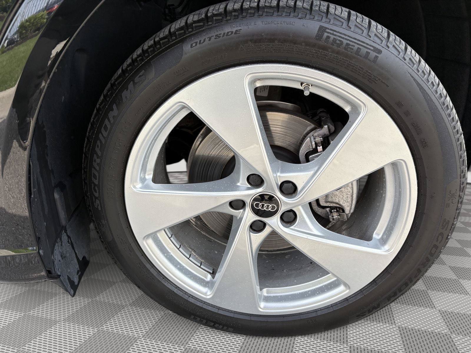 Used 2025 Audi Q5 Premium Plus w/ Premium Plus AWD/4WD image 9