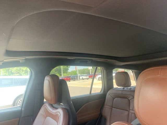 Used 2023 Lincoln Aviator Reserve w/ Equipment Group 201A AWD/4WD image 11