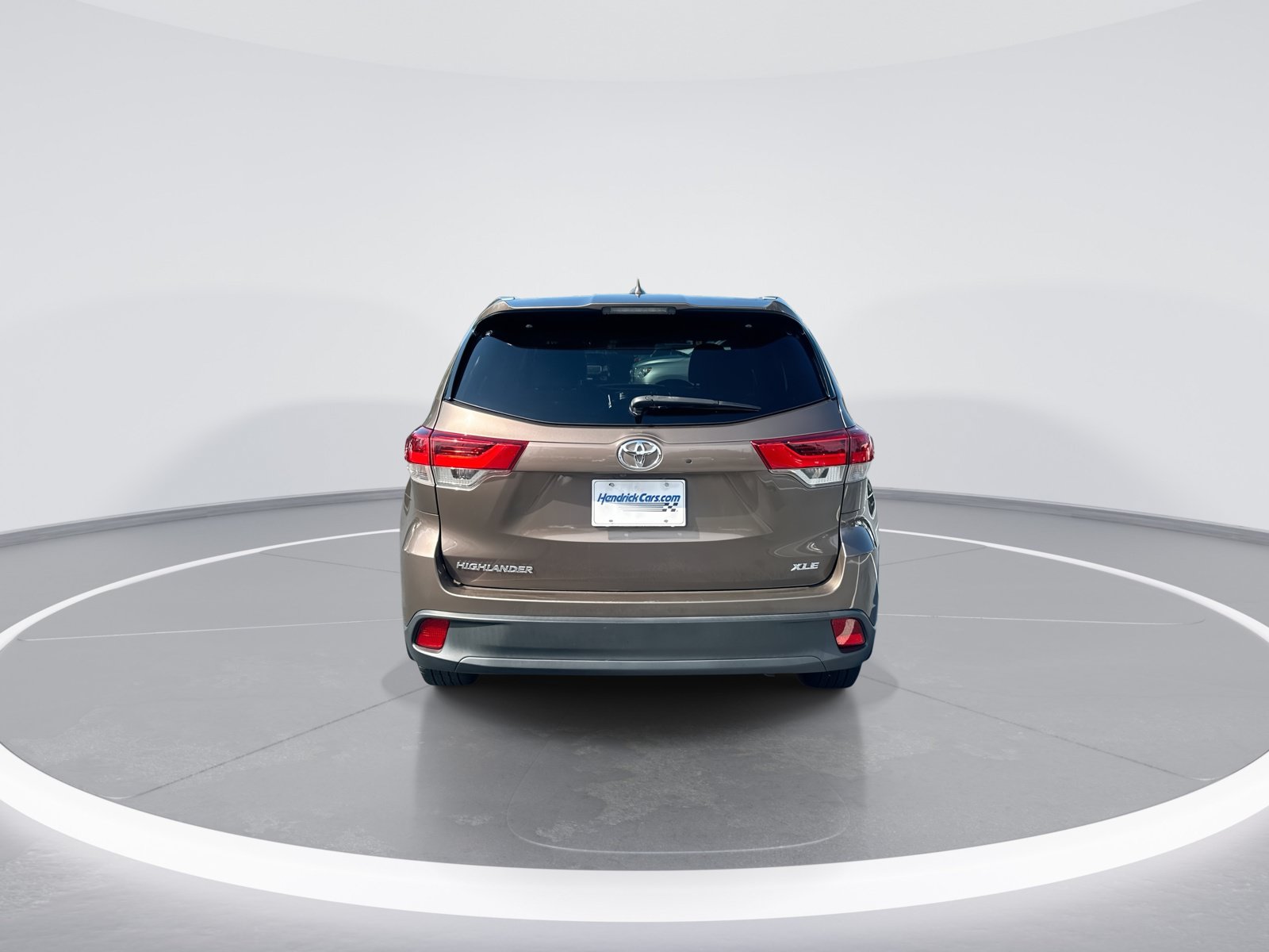 Used 2019 Toyota Highlander XLE FWD image 8