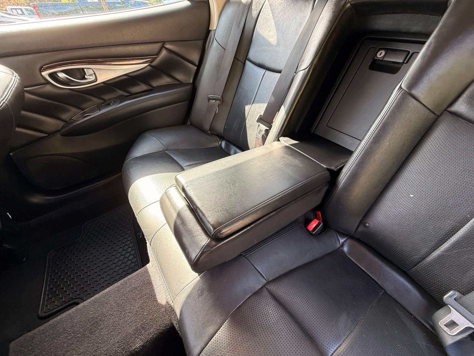 Used 2015 INFINITI Q70 L 3.7 RWD image 27