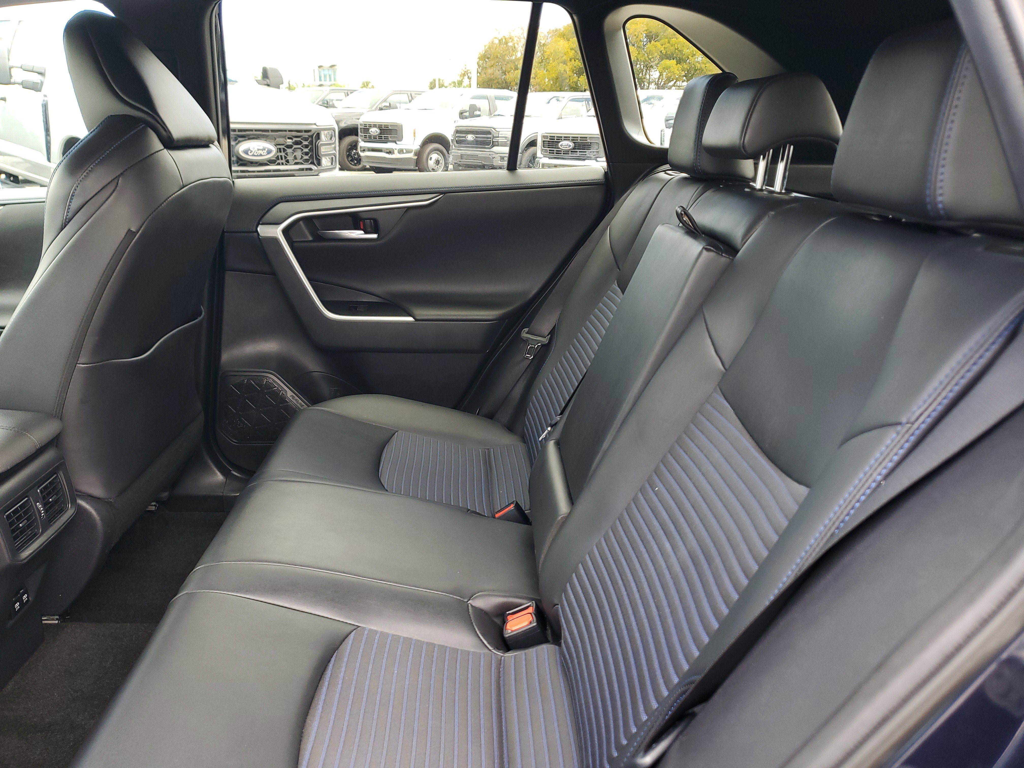 Used 2020 Toyota RAV4 XSE w/ XSE Grade Weather Package AWD/4WD image 13