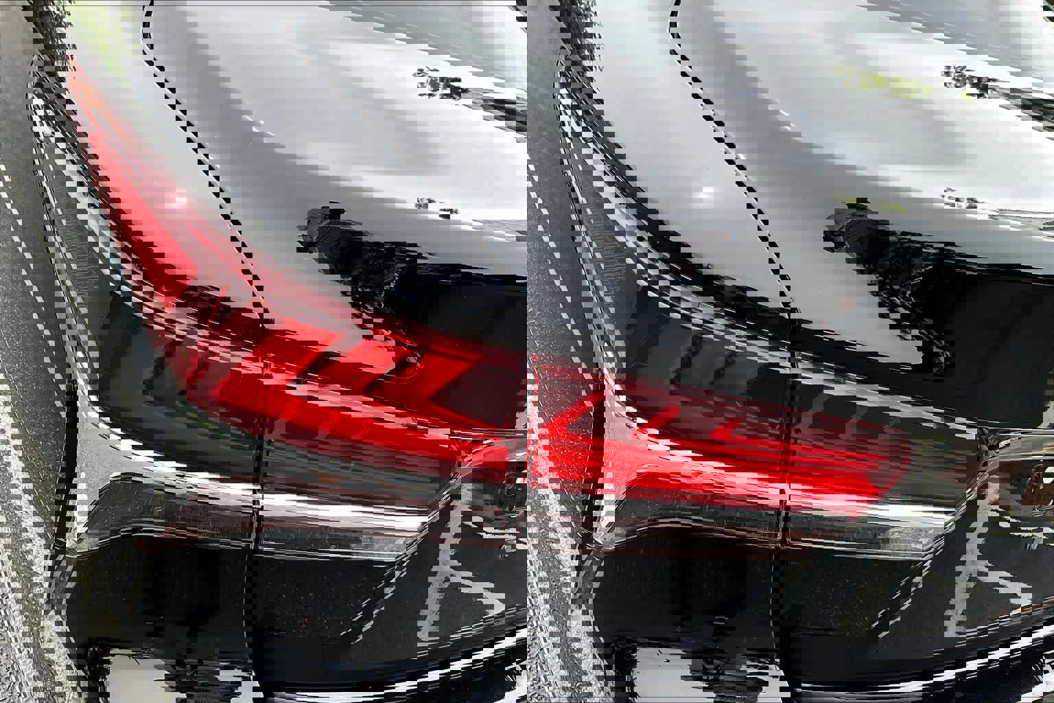 Used 2018 Lexus LS 500 F Sport w/ Accessory Package (Z2) image 29