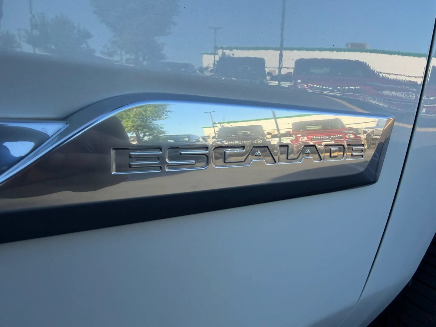 Used 2016 Cadillac Escalade Premium RWD image 17