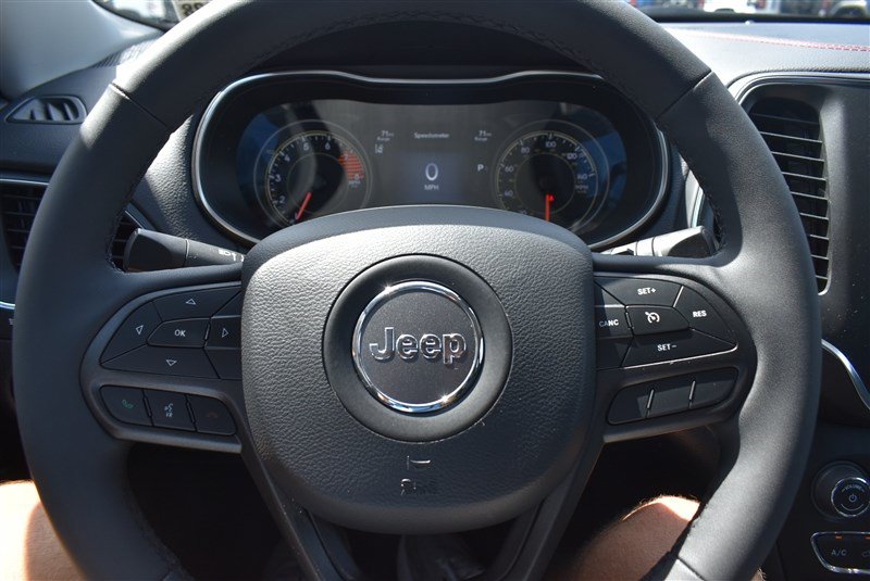 Used 2022 Jeep Cherokee Trailhawk AWD/4WD image 15