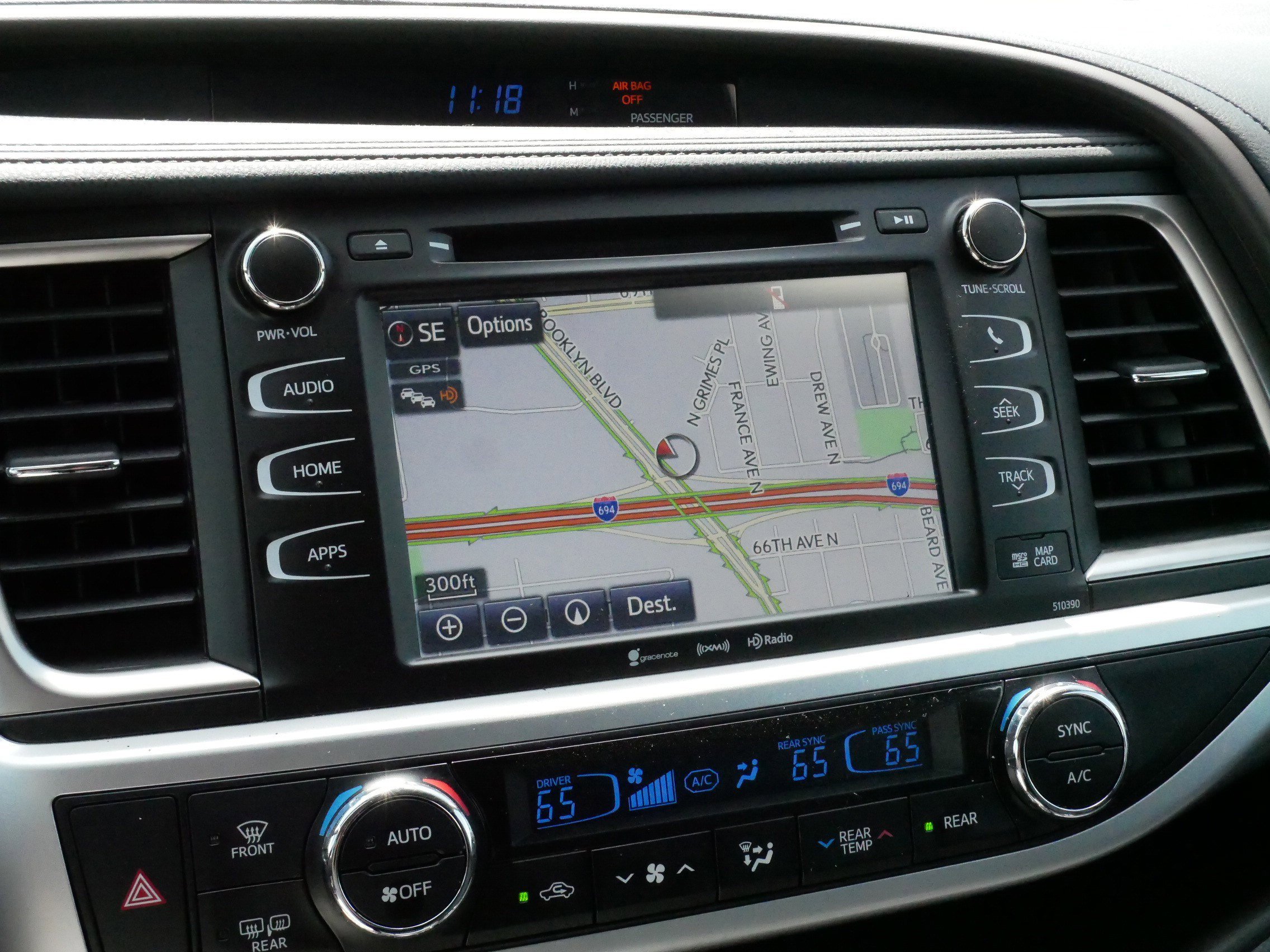 Used 2019 Toyota Highlander XLE AWD/4WD image 22