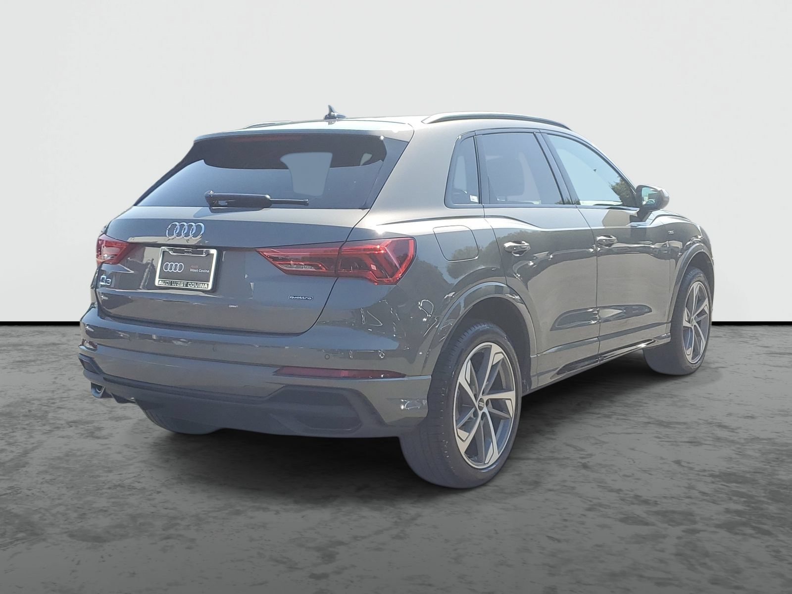 Used 2025 Audi Q3 2.0T Premium w/ Convenience Plus Package AWD/4WD image 4
