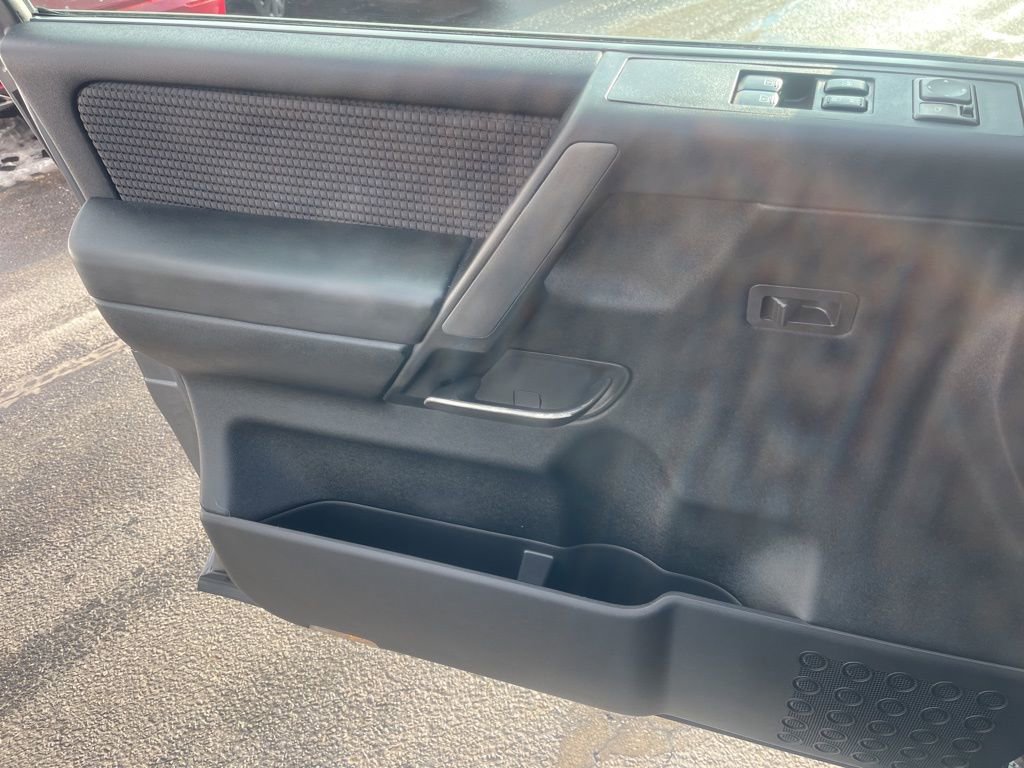 Used 2014 Nissan Titan SV w/ SV Value Truck Package image 9