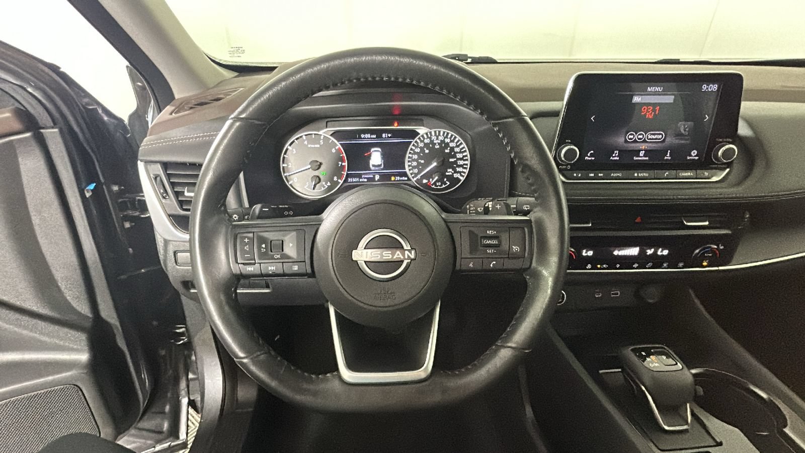 Used 2023 Nissan Rogue FWD image 16
