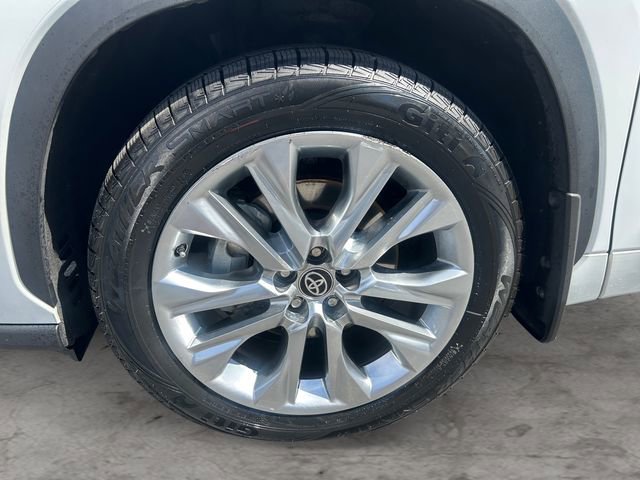 Used 2023 Toyota Highlander Limited AWD/4WD image 9