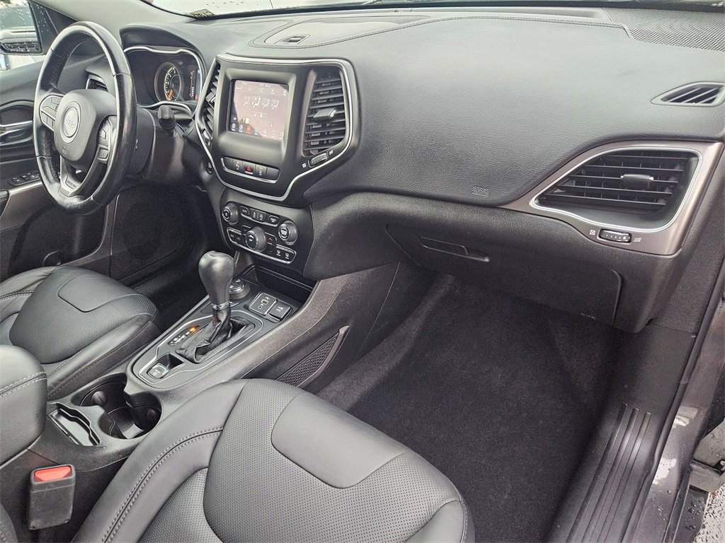 Certified 2021 Jeep Cherokee Latitude Lux w/ Trailer Tow Group image 39