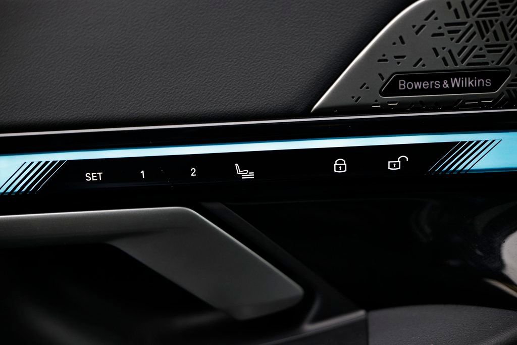 Certified 2025 BMW i5 xDrive40 w/ Premium Package image 19