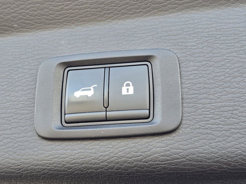 Used 2023 Mitsubishi Outlander SEL image 30