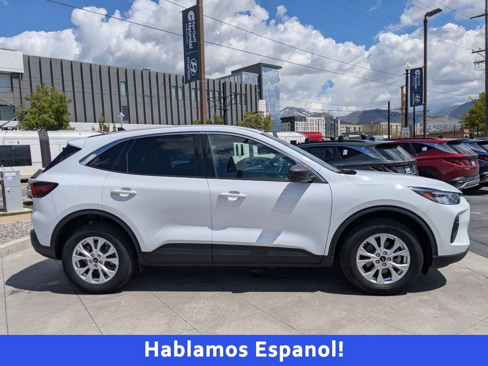 Used 2023 Ford Escape Active w/ Tech Pack #1 AWD/4WD image 2