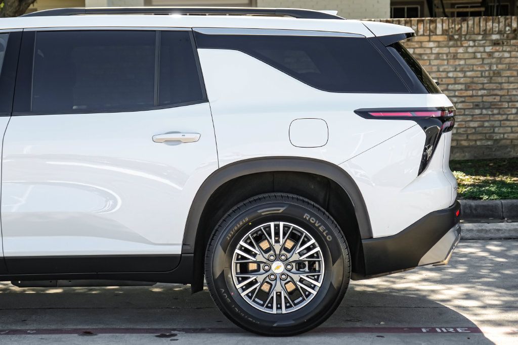 Used 2024 Chevrolet Traverse LT AWD/4WD image 23
