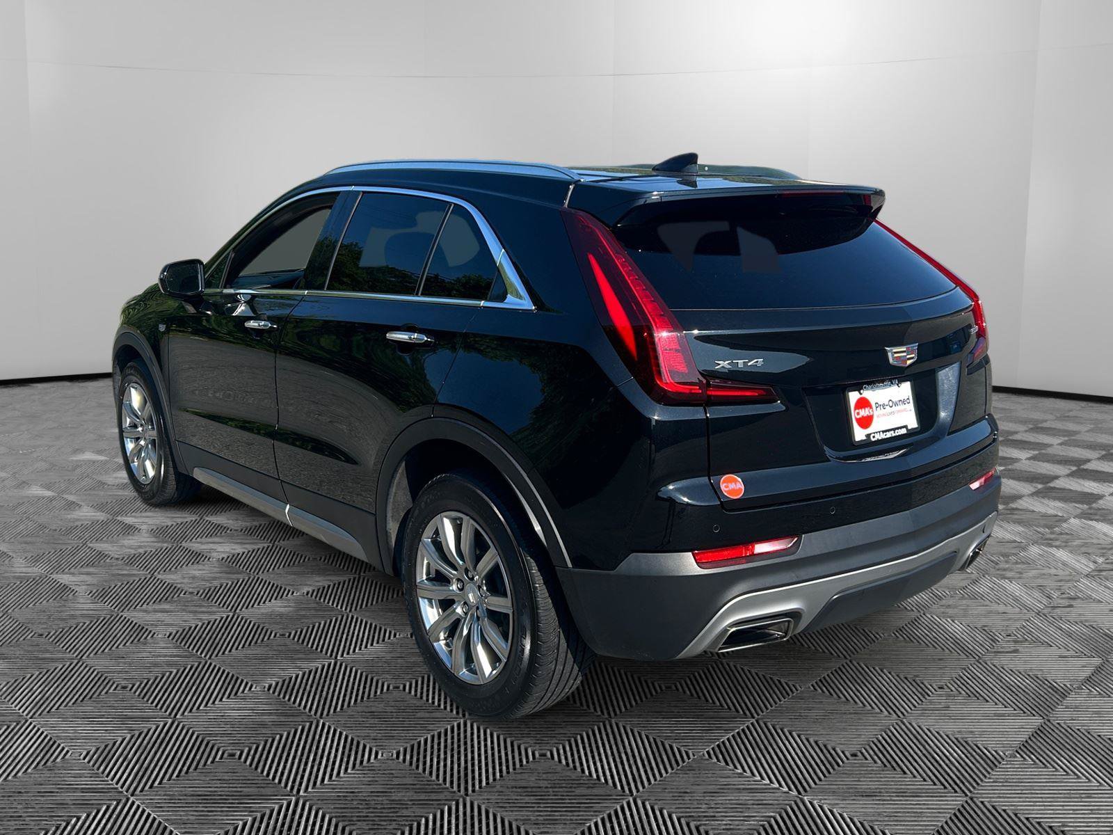 Used 2022 Cadillac XT4 Premium Luxury w/ Safety Alert Package FWD image 3