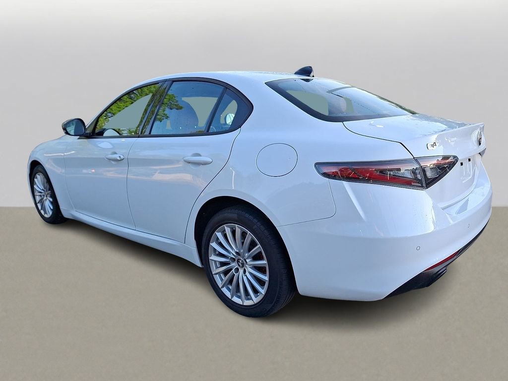 Used 2024 Alfa Romeo Giulia Sprint AWD/4WD image 5