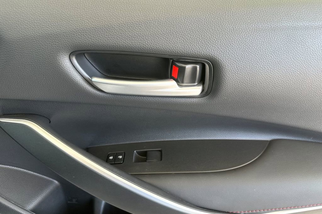 Used 2023 Toyota Corolla SE w/ SE Package image 20