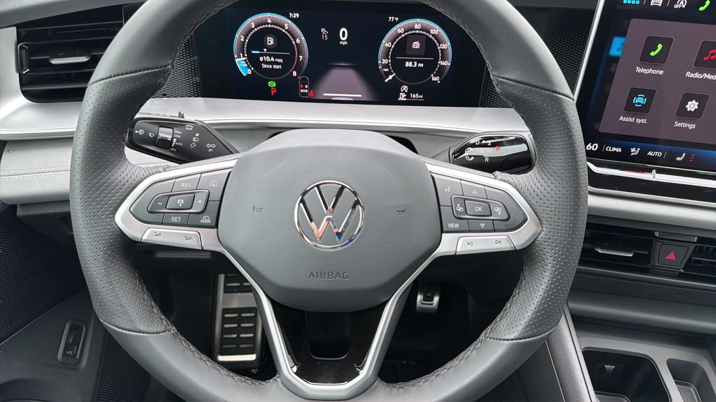 New 2026 Volkswagen Tiguan SE R-Line FWD image 11