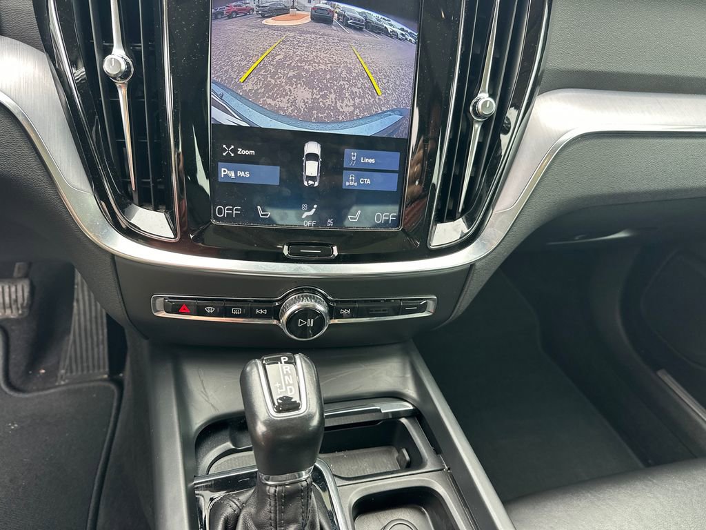 Used 2019 Volvo S60 T6 Momentum w/ Premium Package image 30