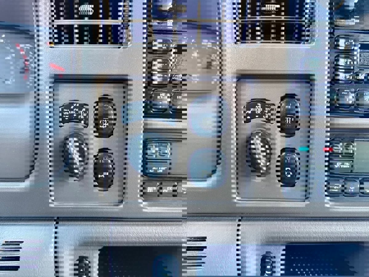 Used 2002 Ford Excursion Limited image 16