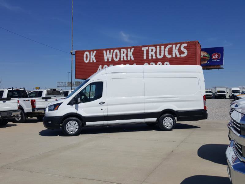 Used 2022 Ford E-Transit 148 High Roof Extended image 2