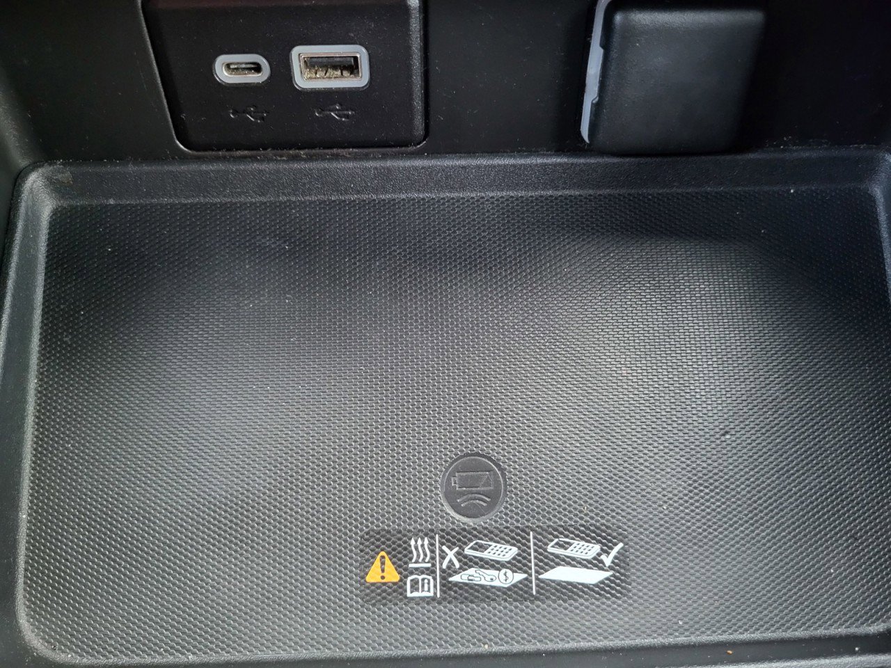 Used 2021 Chevrolet Suburban High Country w/ Premium Package image 23