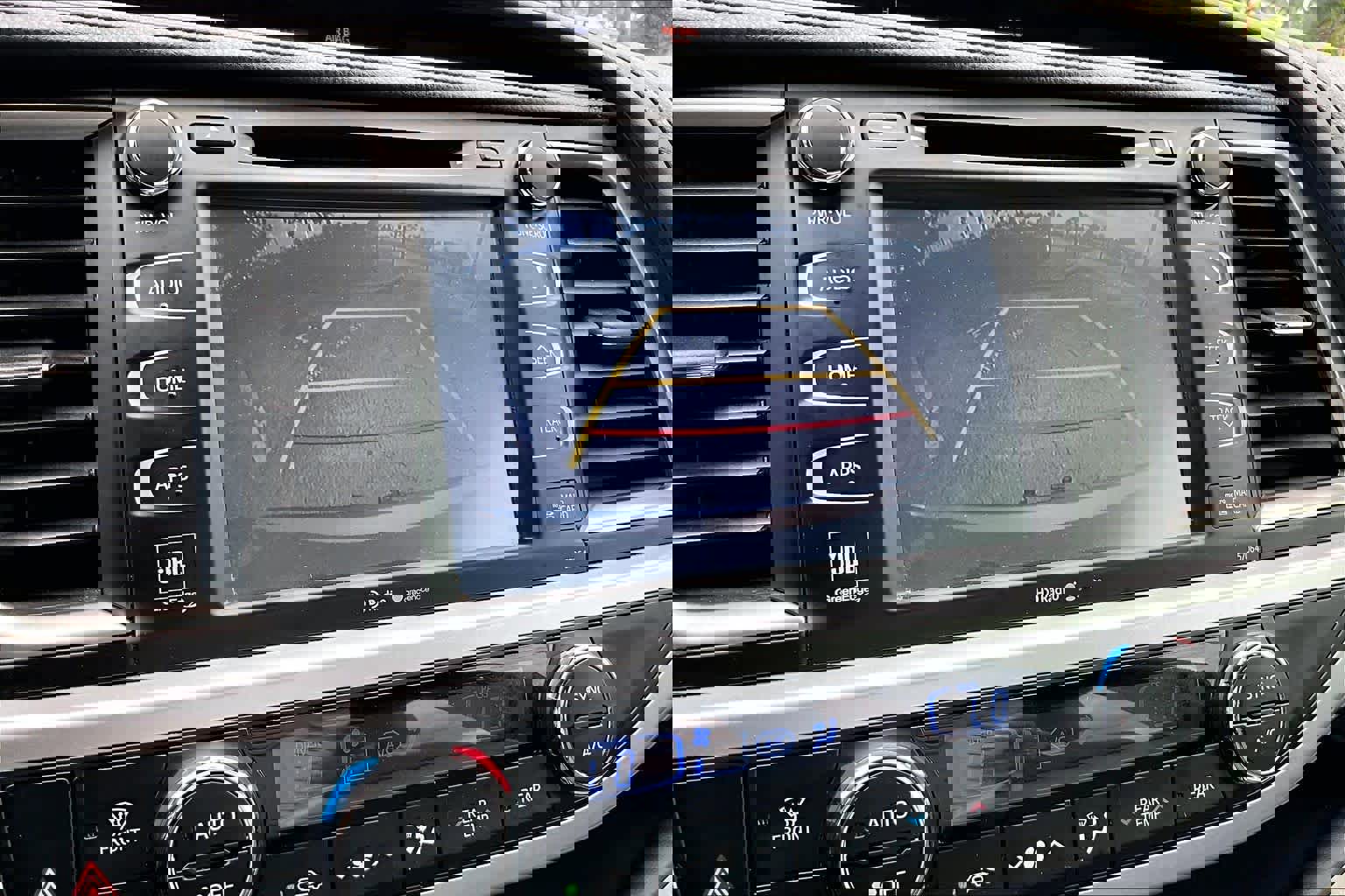 Used 2015 Toyota Highlander Limited Platinum FWD image 25