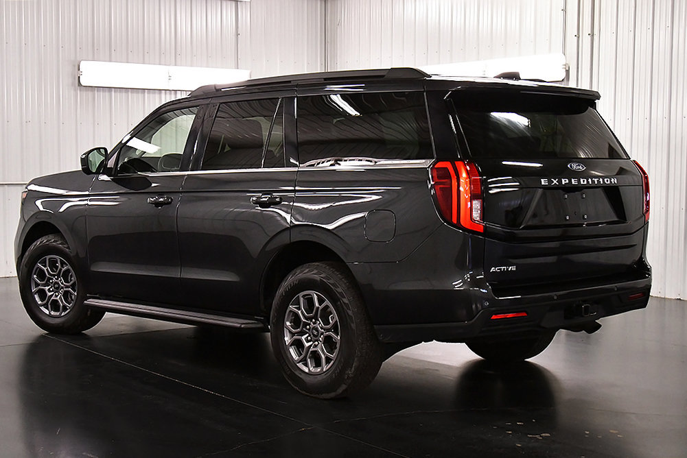 Used 2025 Ford Expedition Active AWD/4WD image 5