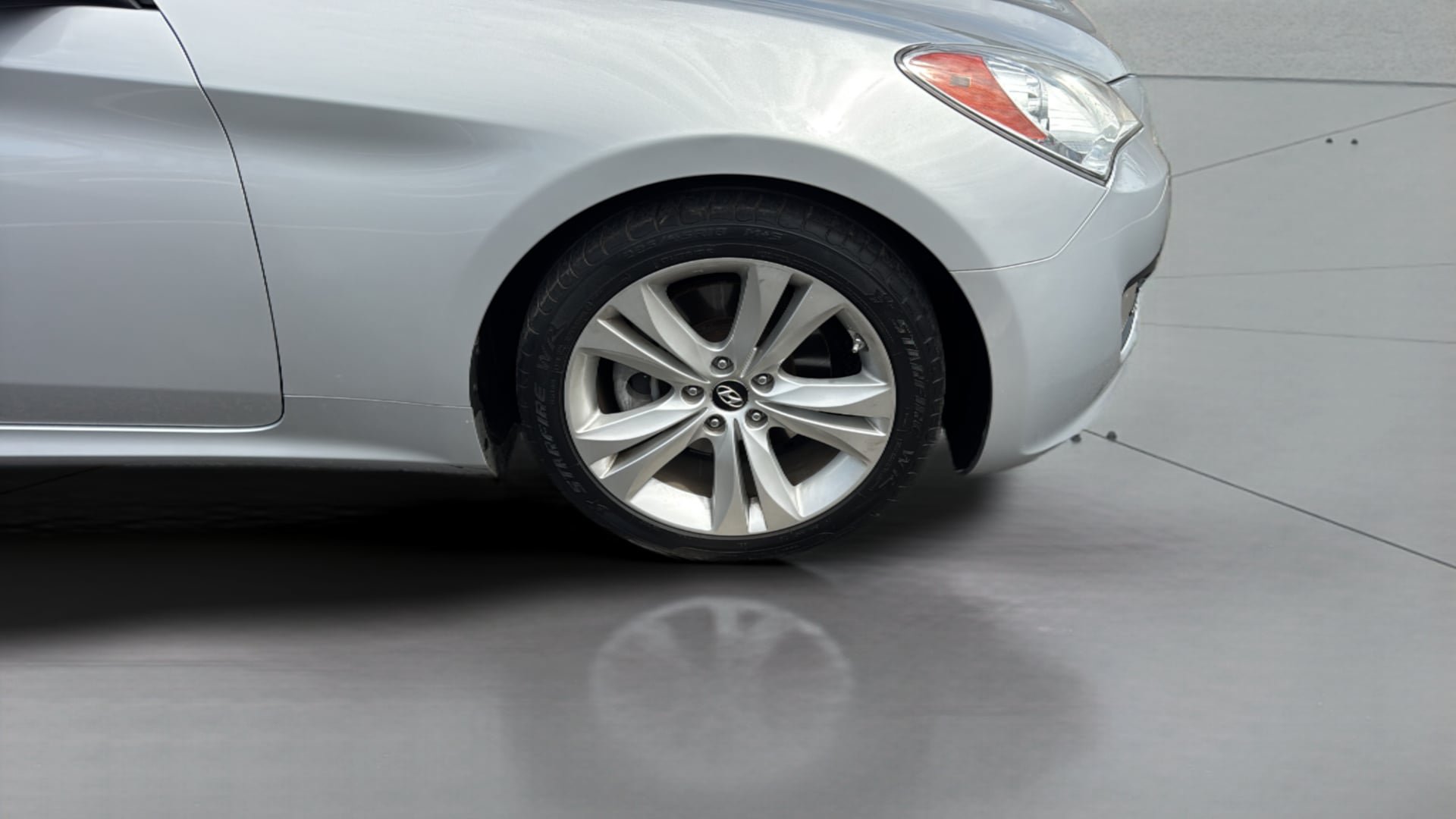 Used 2011 Hyundai Genesis 3.8 RWD image 34