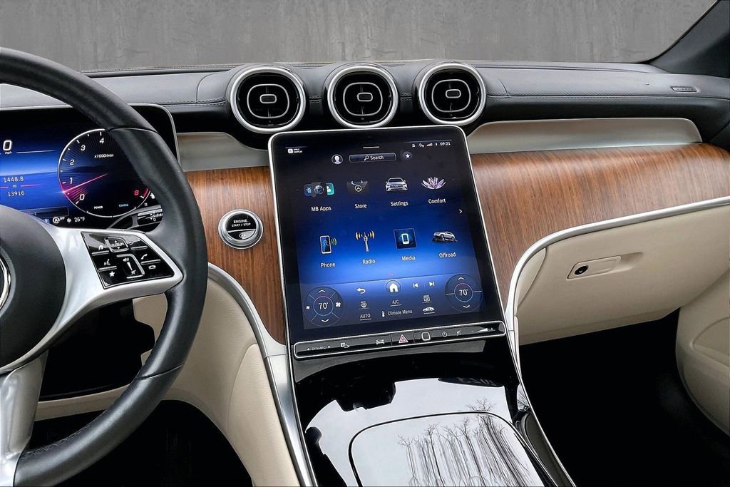 Used 2023 Mercedes-Benz GLC 300 4MATIC image 9