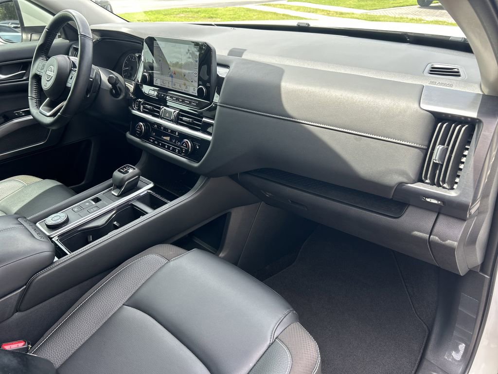 Used 2024 Nissan Pathfinder SL image 13