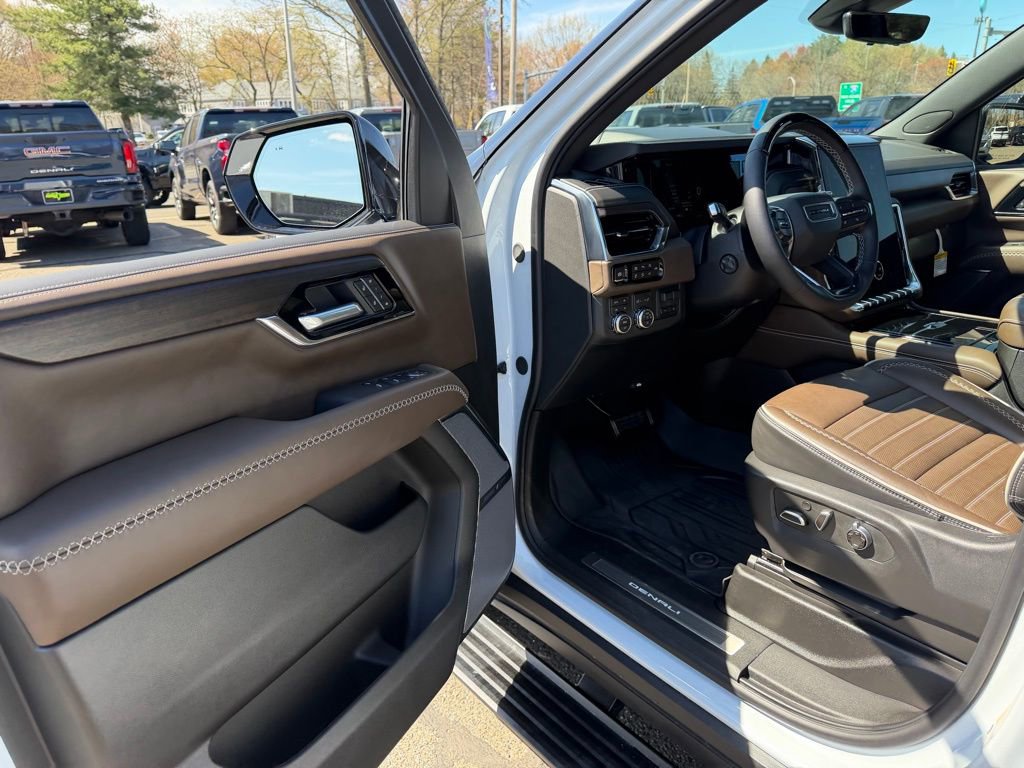 New 2026 GMC Yukon XL Denali Ultimate w/ LPO, Illumination Package AWD/4WD image 22