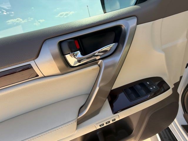 Used 2017 Lexus GX 460 Premium AWD/4WD image 11