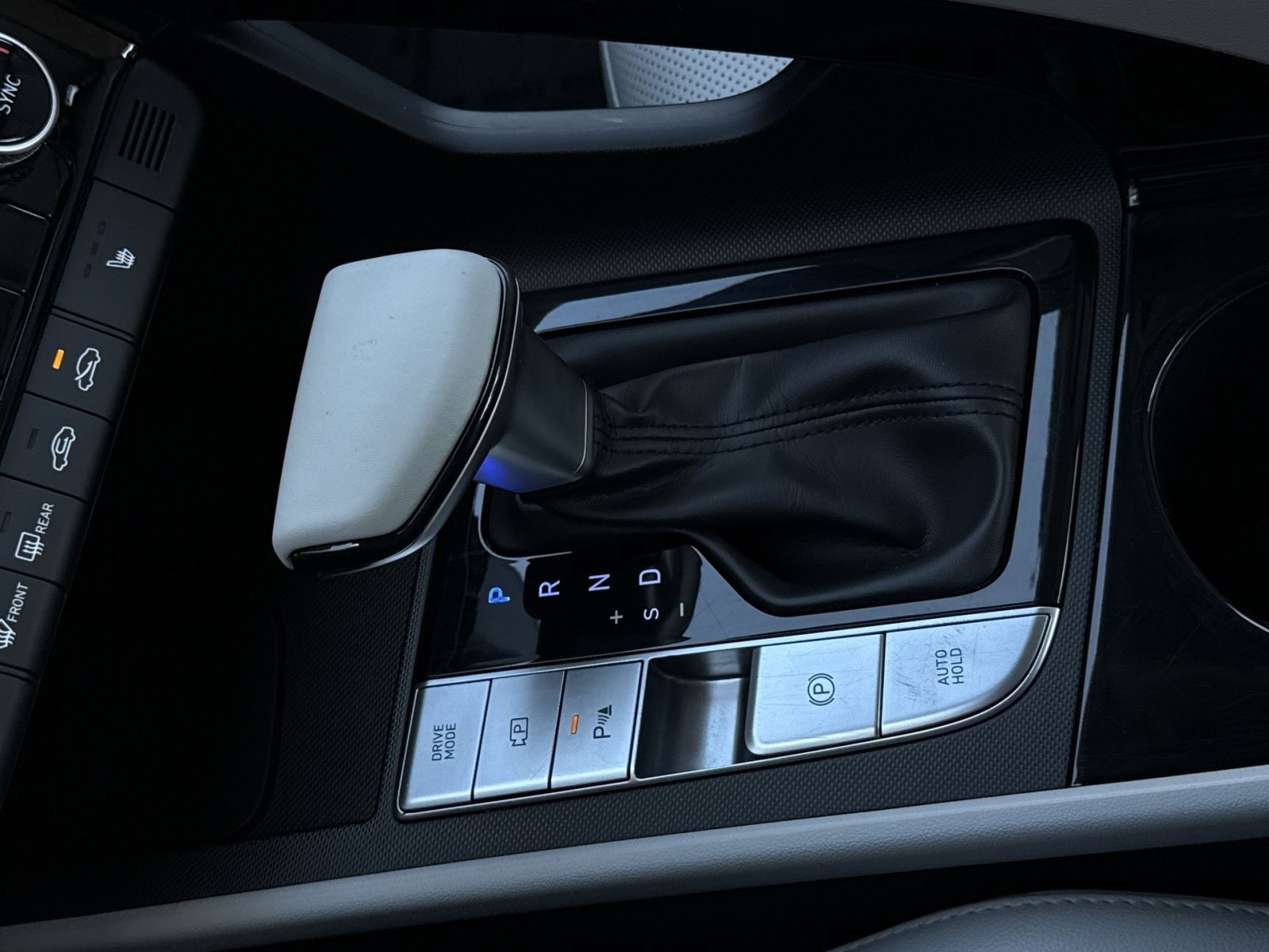 Certified 2024 Hyundai Elantra Limited image 21