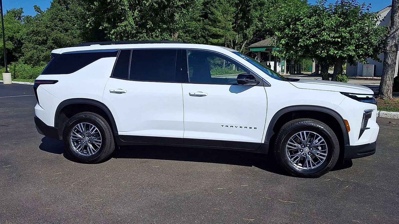 Certified 2024 Chevrolet Traverse LT AWD/4WD image 4