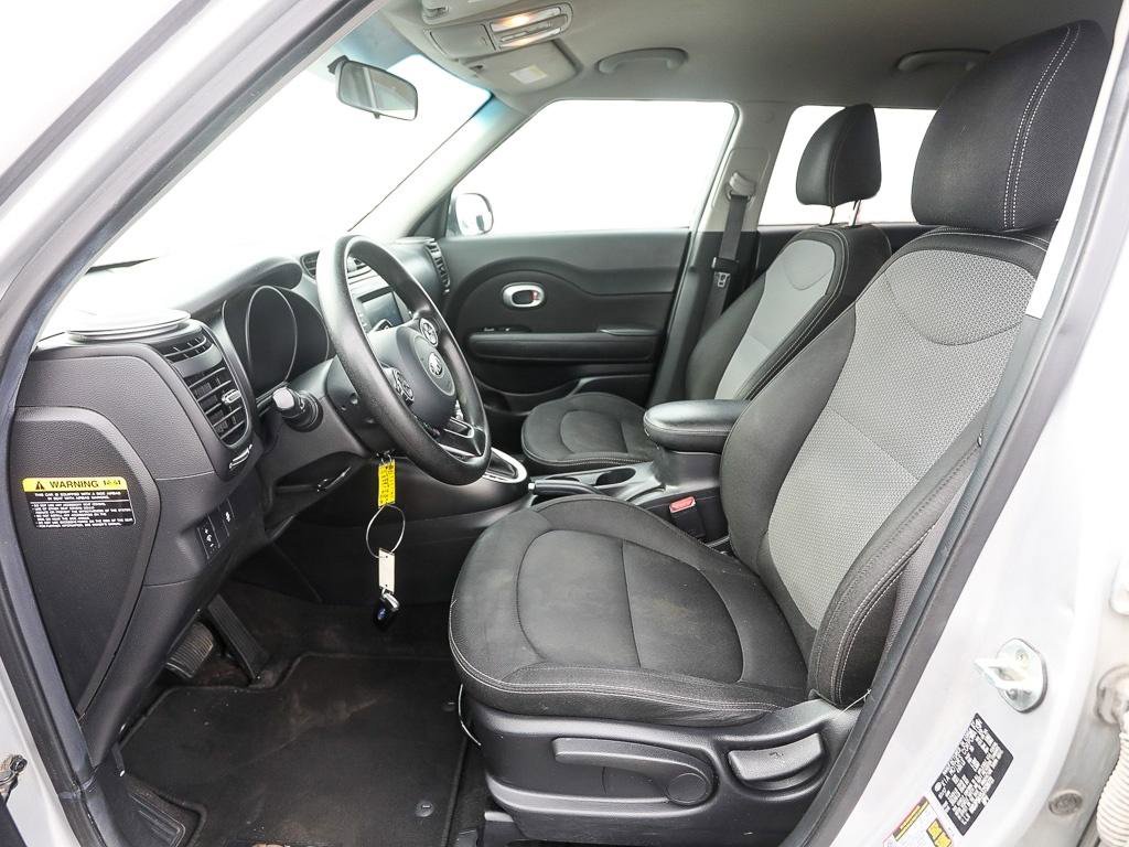 Used 2018 Kia Soul + image 12