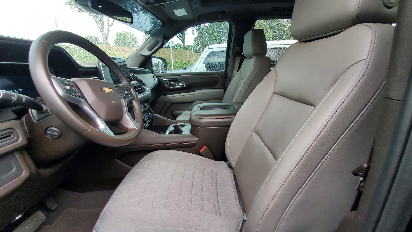 Used 2024 Chevrolet Tahoe LT w/ LT Signature Plus Package AWD/4WD image 3