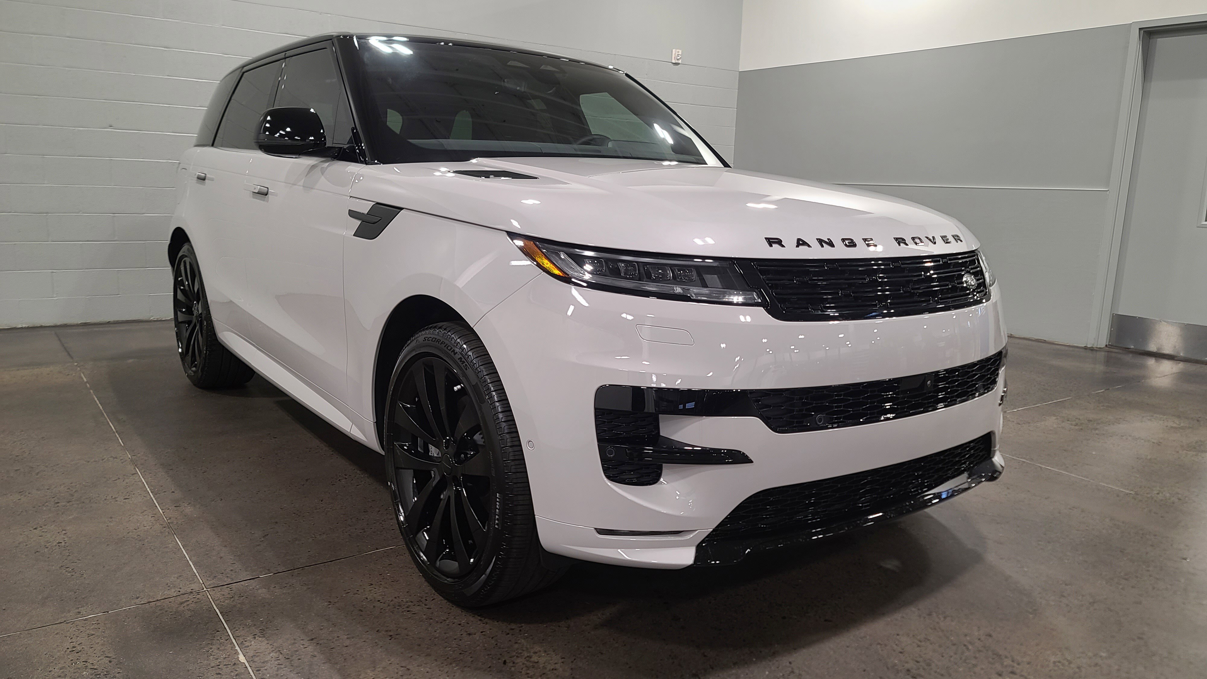 Certified 2026 Land Rover Range Rover Sport Dynamic SE image 11