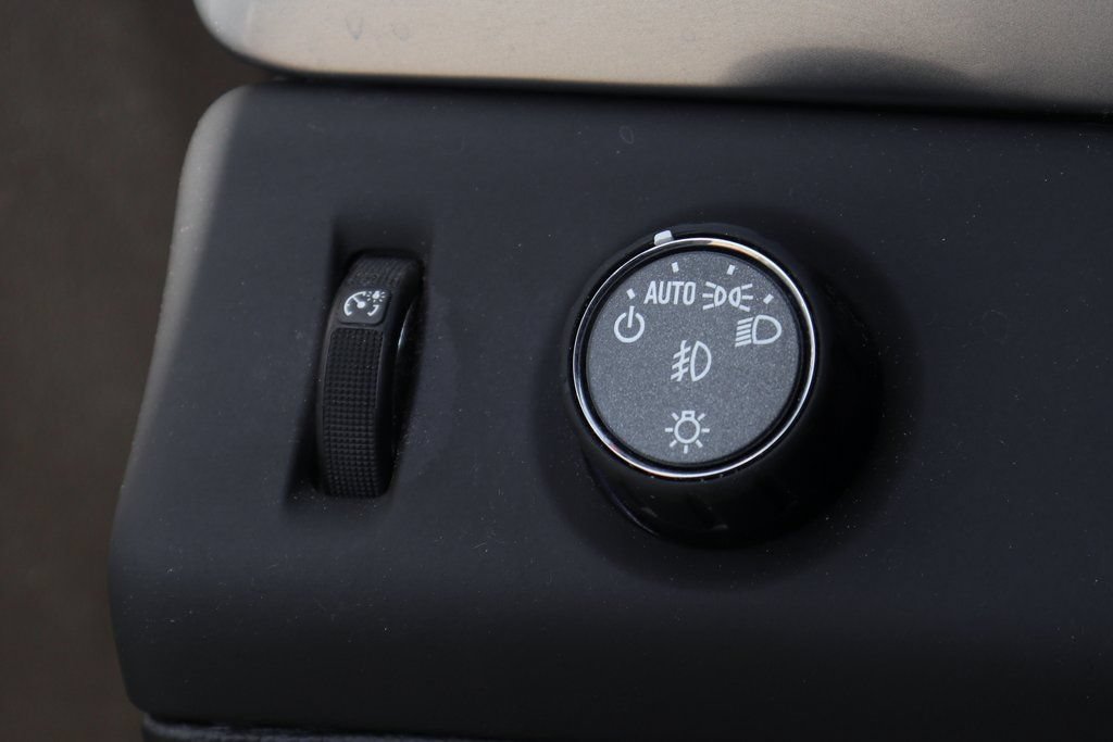 Used 2020 Chevrolet Suburban Premier RWD image 23